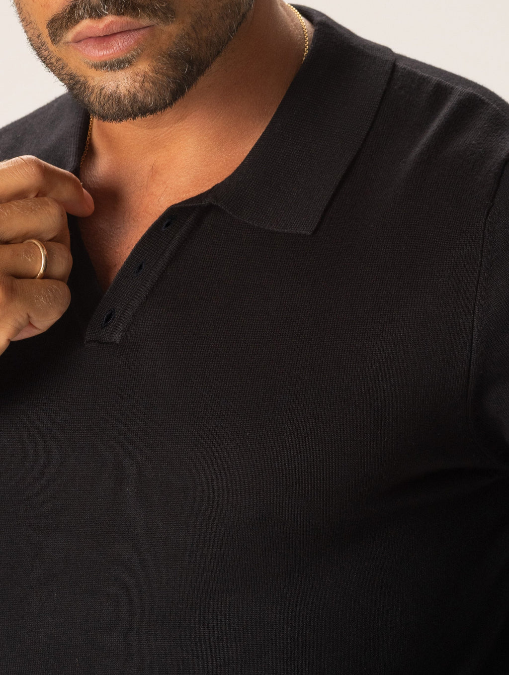 Sudadera de punto con cuello color negro