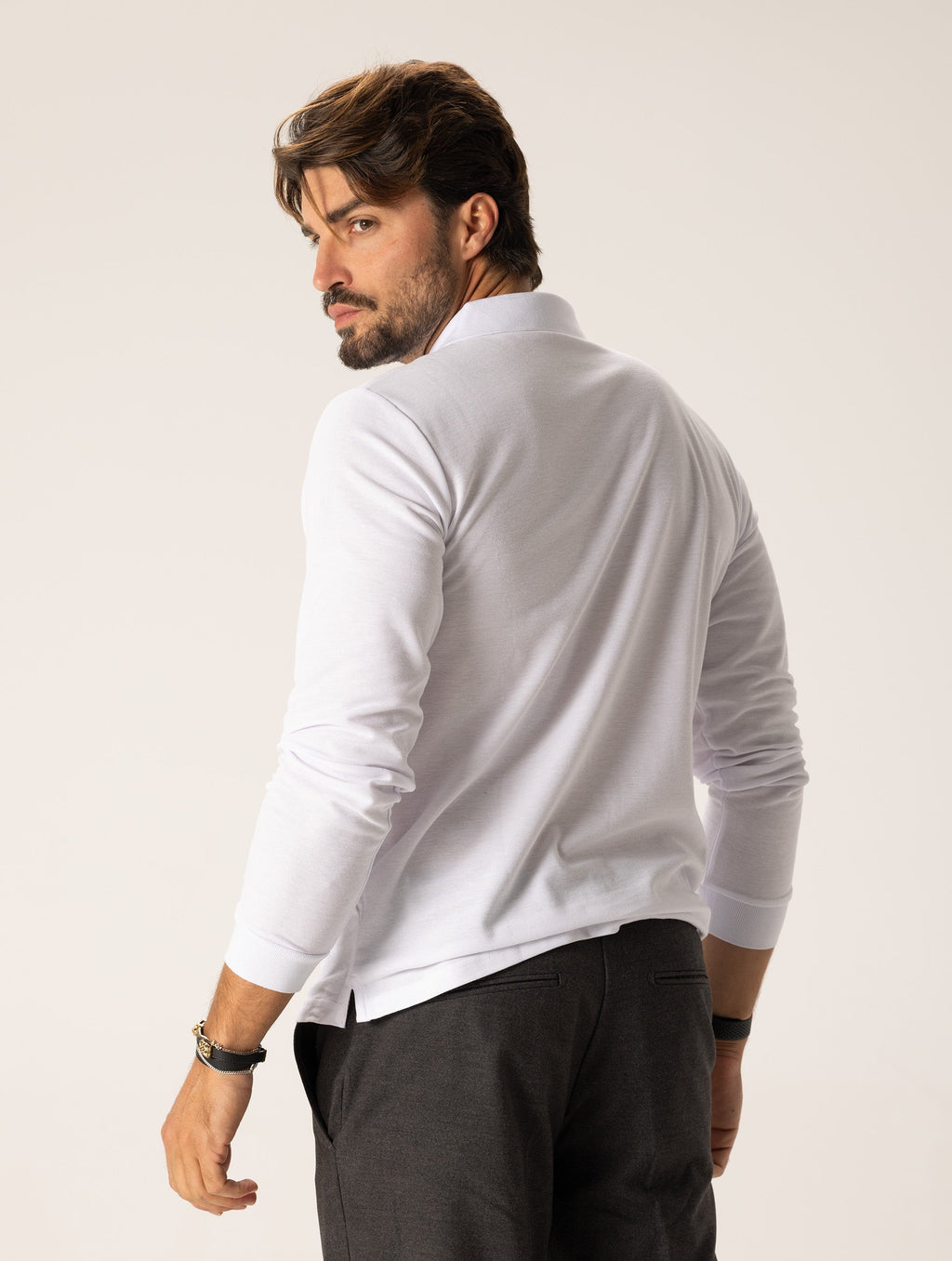 Sudadera con cuello color blanco