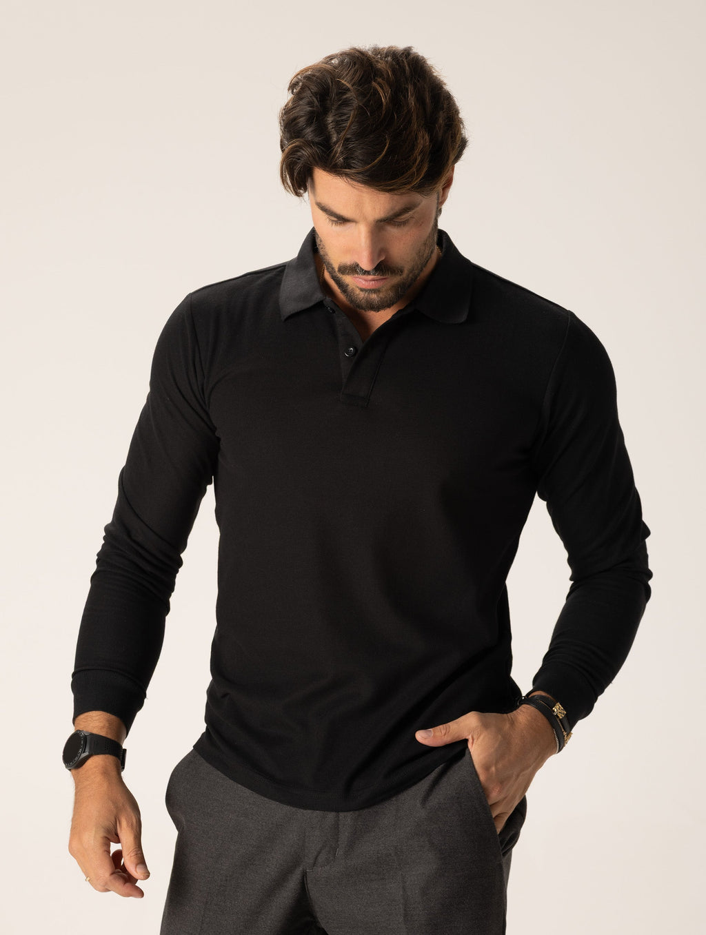 Sudadera con cuello color negro