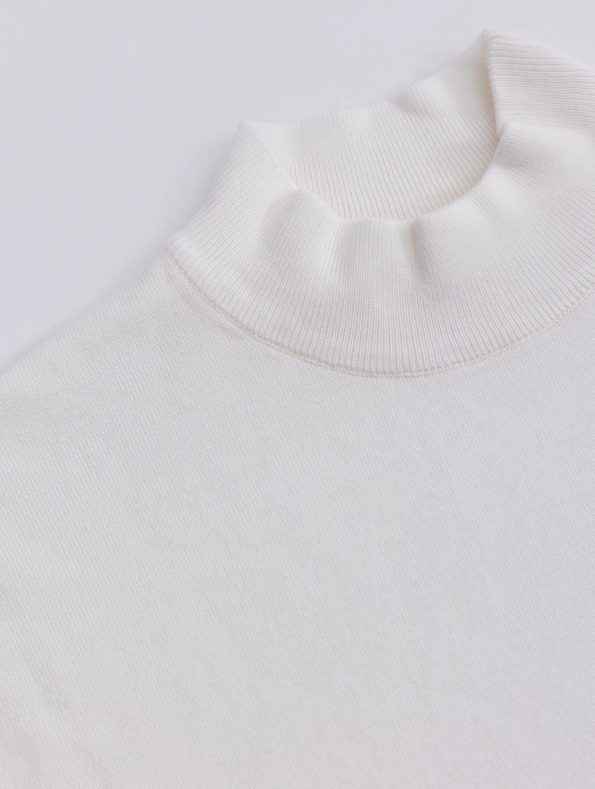 Jersey de cuello medio-alto color blanco