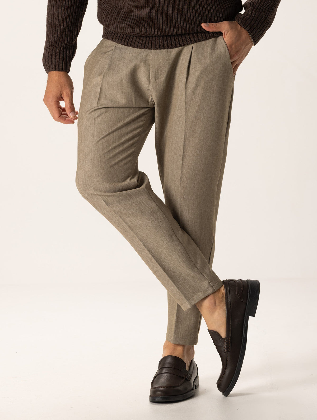 Pantalones formales color beige