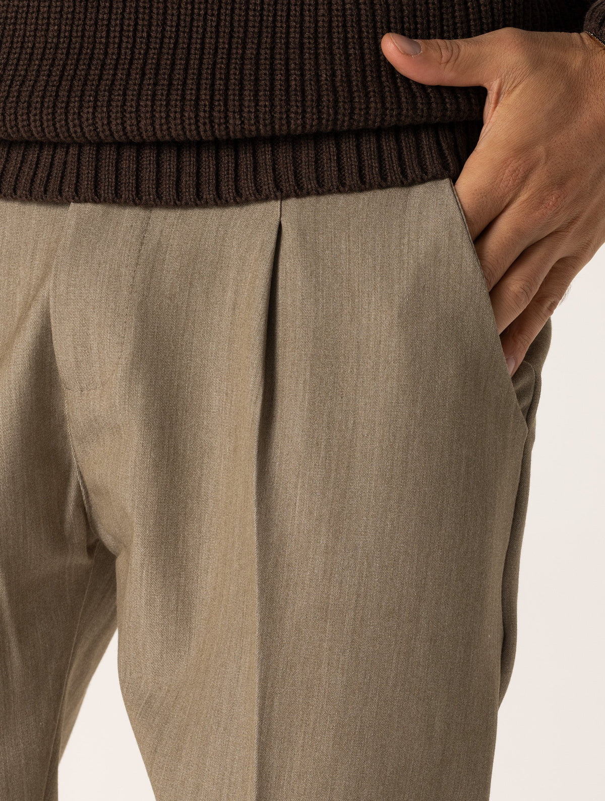 Pantalones formales color beige