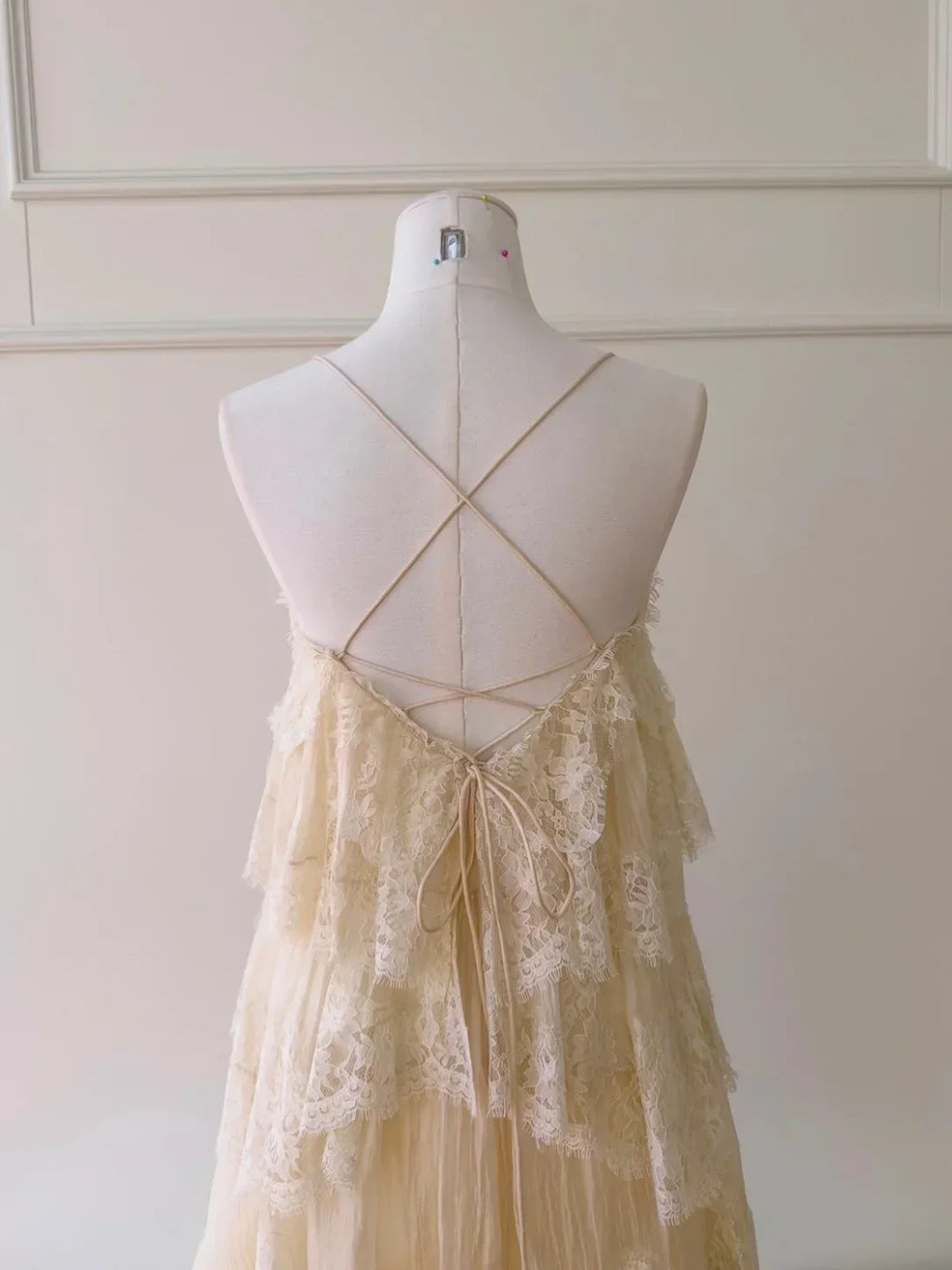 Vestido Largo de espalda descubierta color crema