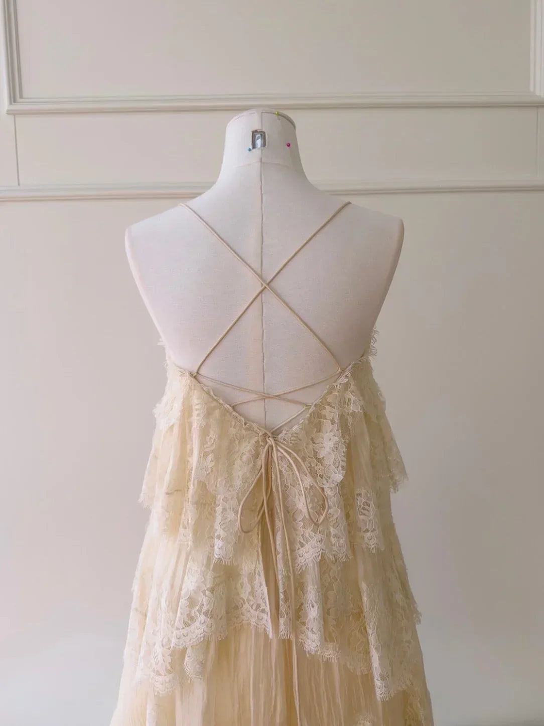 Vestido Largo de espalda descubierta color crema